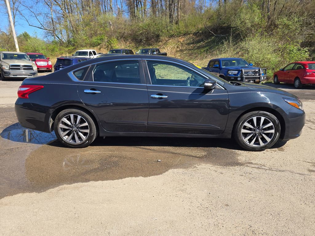 Used 2016 Nissan Altima 2.5 SL w/ 2.5 Technology w/LED Package image 3