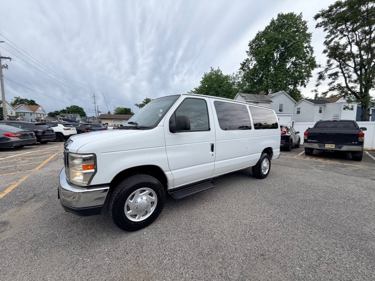 Used 2012 Ford E-350 and Econoline 350 XLT RWD image 27