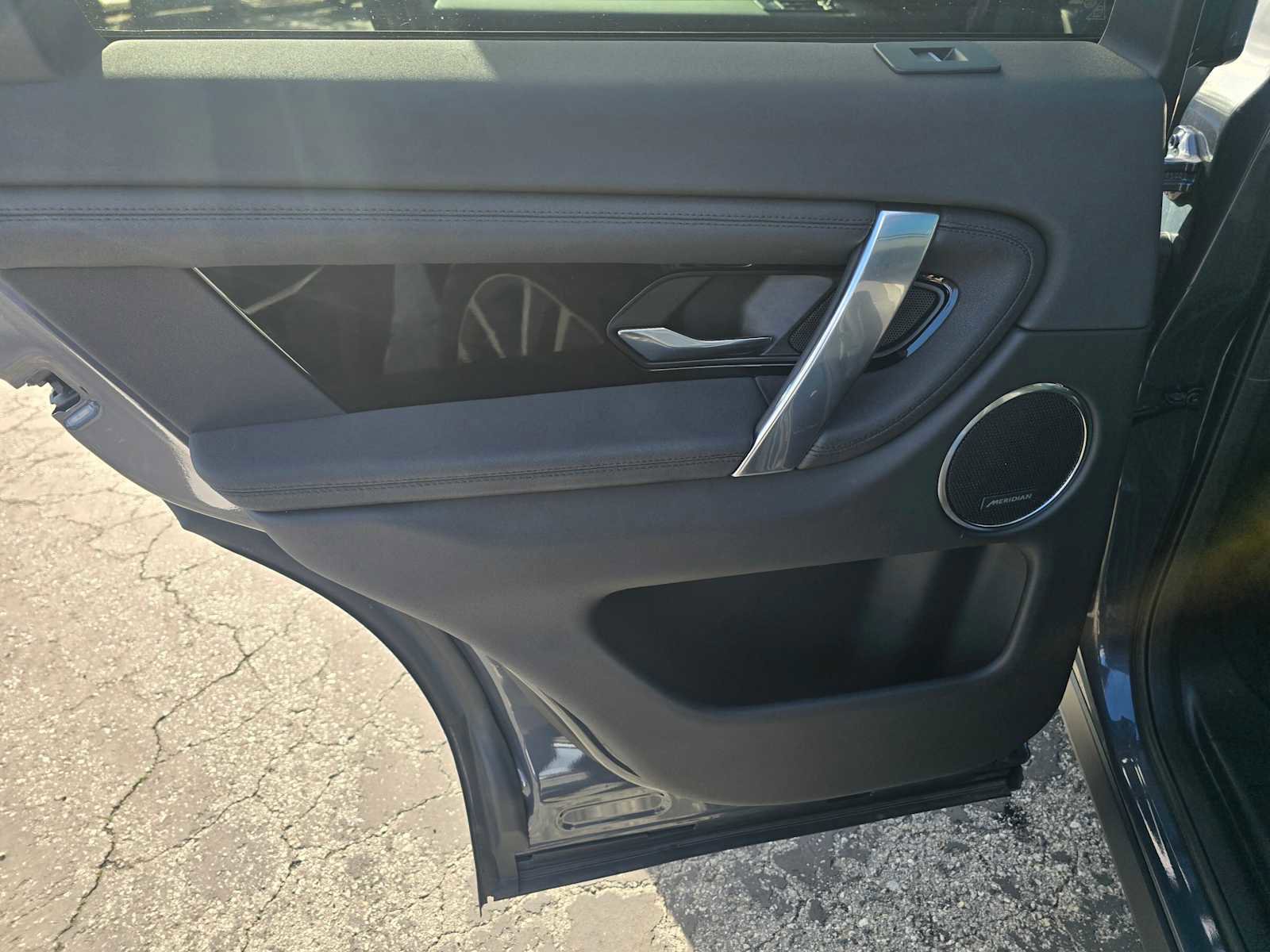 Used 2025 Land Rover Discovery Sport S image 19