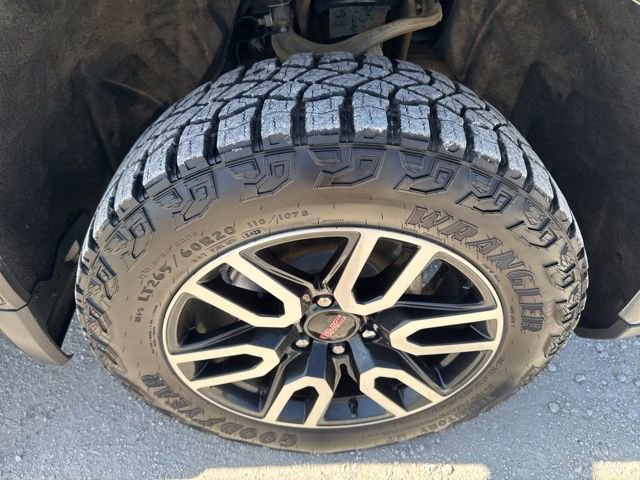 Used 2023 GMC Sierra 1500 AT4 w/ AT4 Premium Package image 34