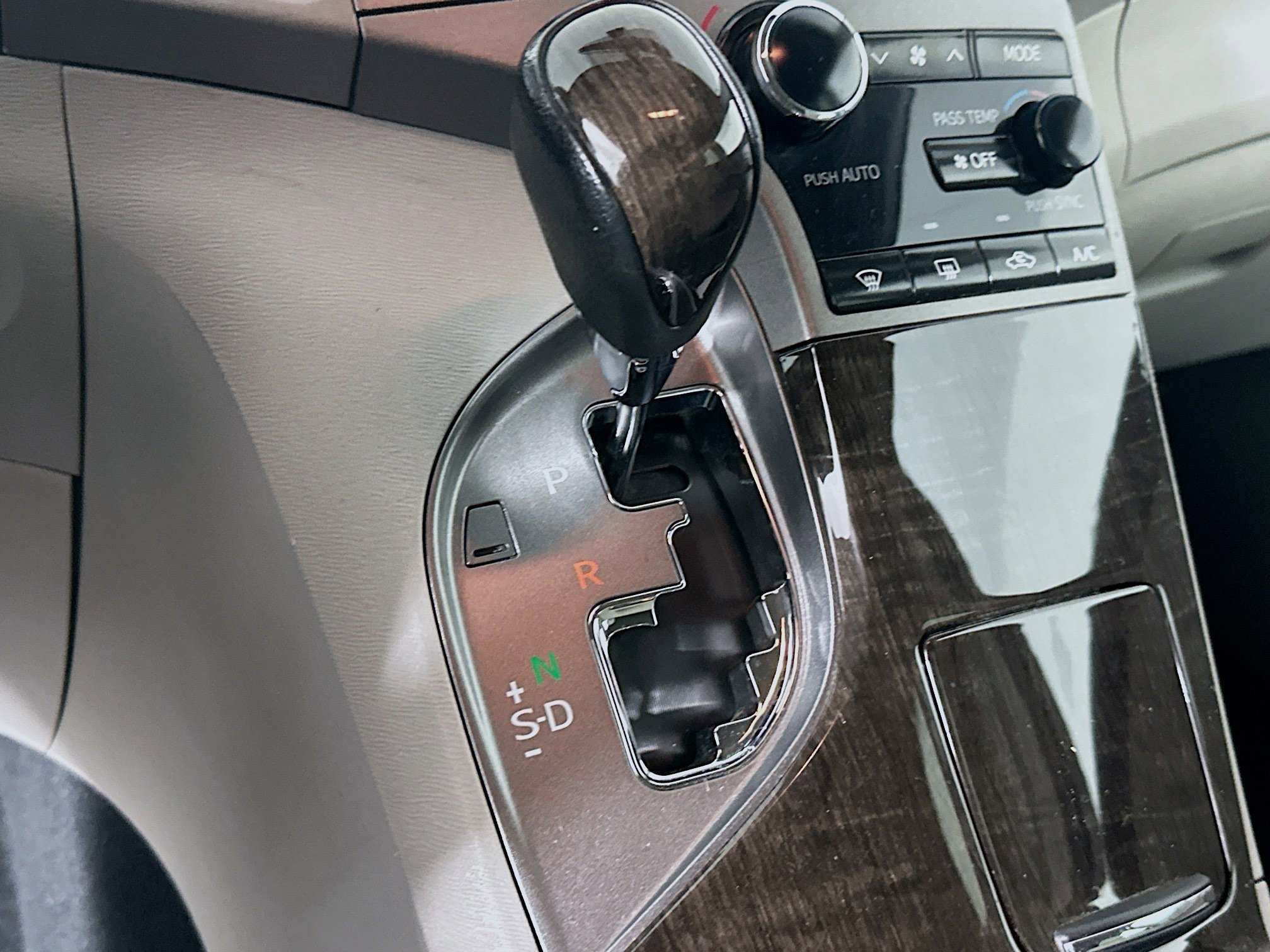 Used 2014 Toyota Venza LE w/ LE Convenience Package FWD image 22