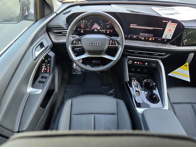 Used 2025 Audi Q5 Premium w/ Convenience Package image 14