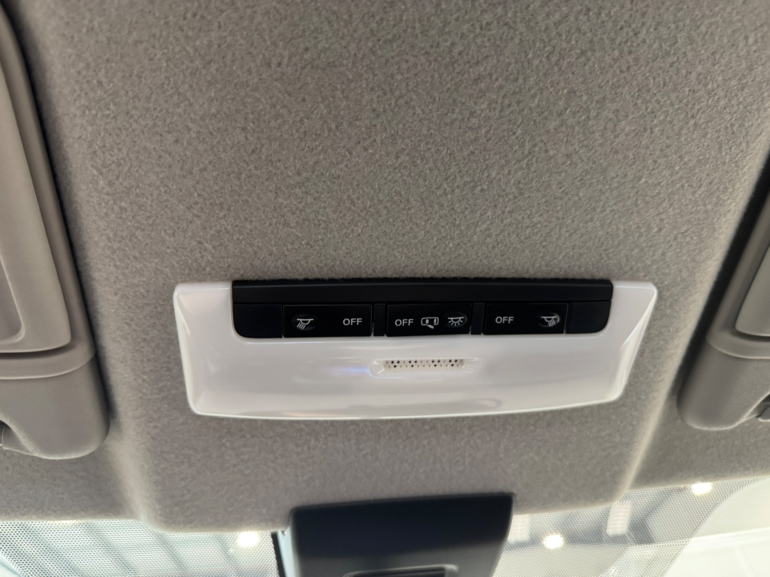 Used 2024 Nissan Kicks S FWD image 19