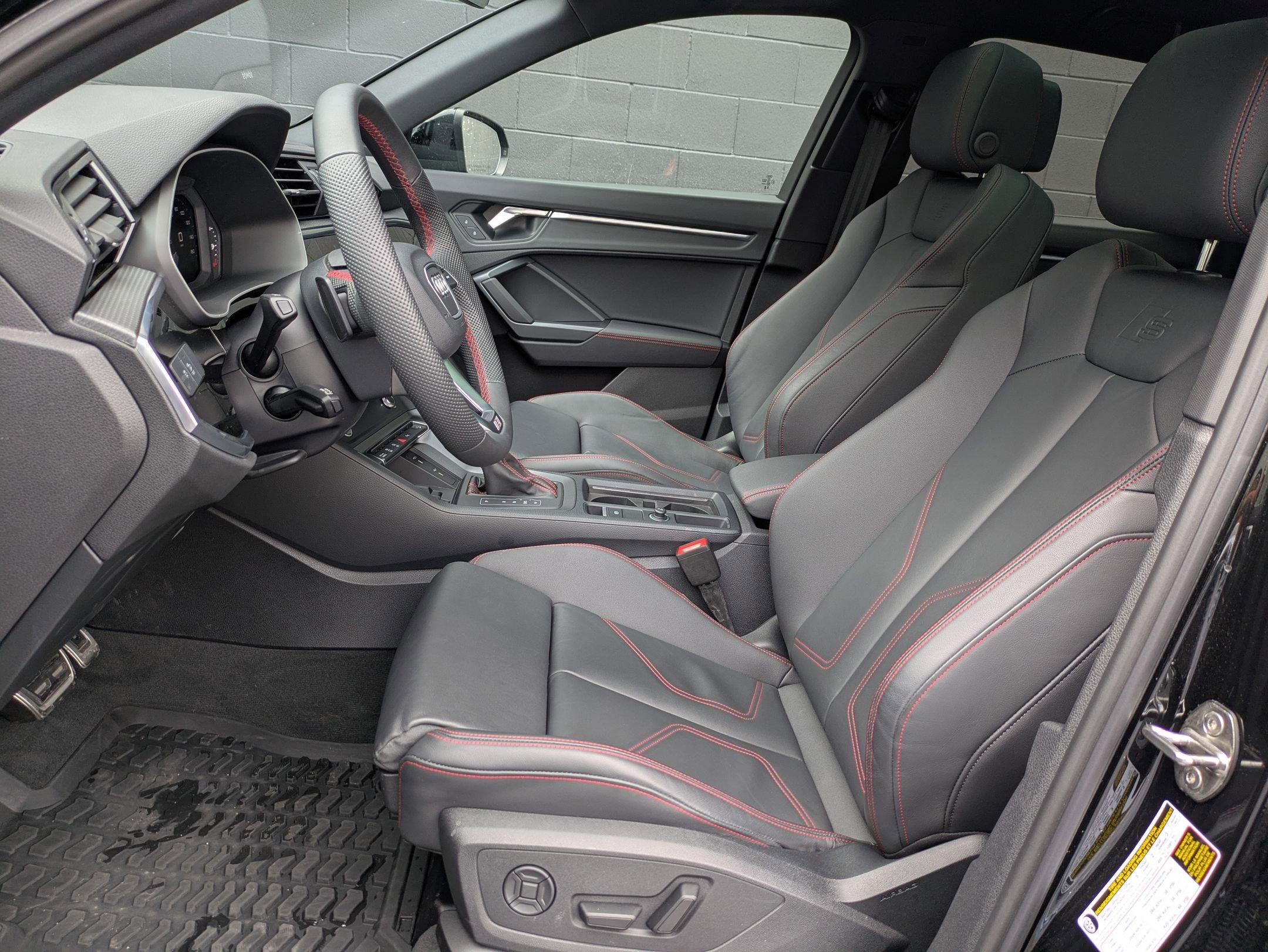 Certified 2025 Audi Q3 2.0T Premium Plus w/ Premium Plus Package image 22