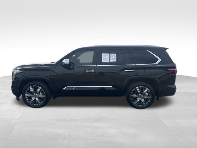Used 2023 Toyota Sequoia Capstone AWD/4WD image 2