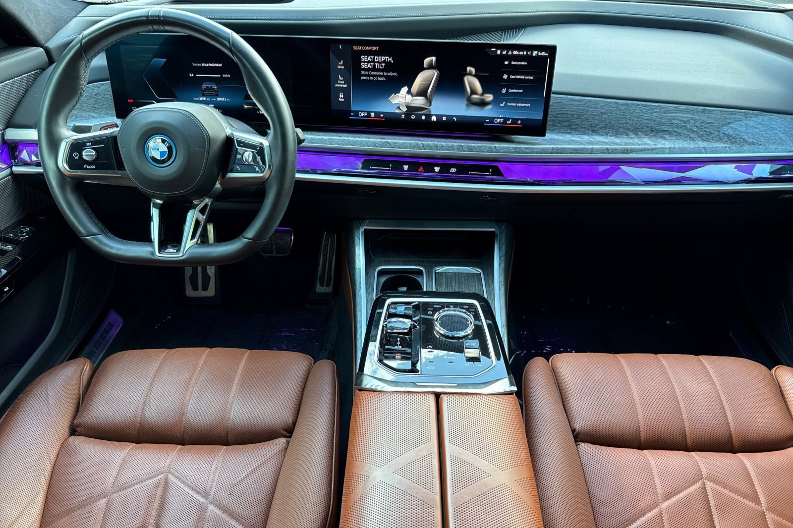 Certified 2024 BMW i7 xDrive60 w/ Premium Package AWD/4WD image 17