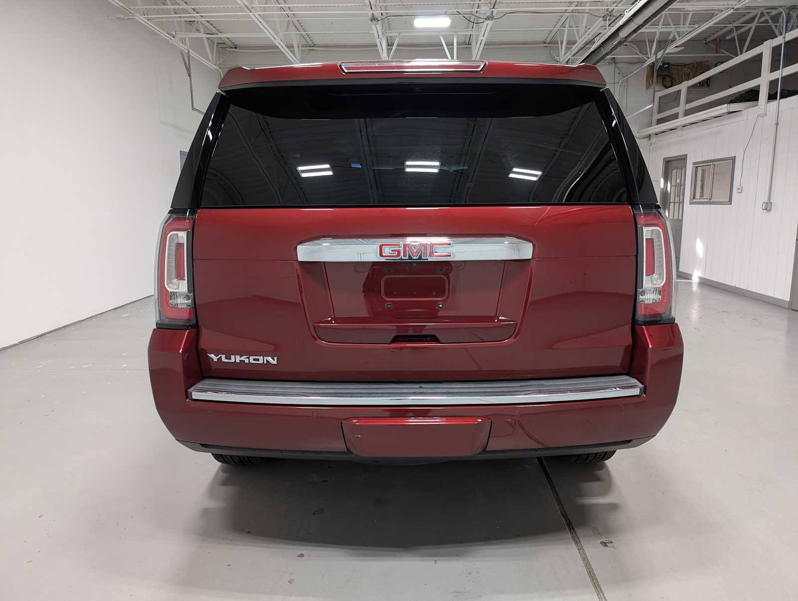 Certified 2017 GMC Yukon Denali image 9
