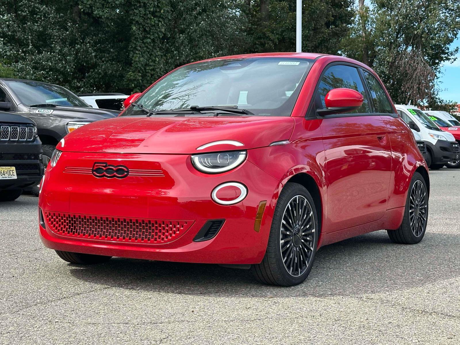 Used 2024 FIAT 500 e (RED) FWD image 9