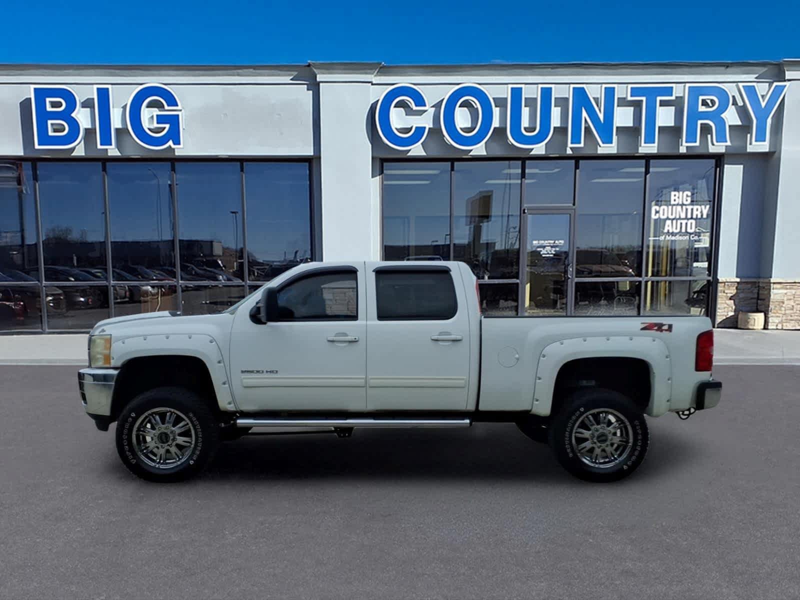 Used 2011 Chevrolet Silverado 2500 LTZ w/ LTZ Plus Package AWD/4WD image 8
