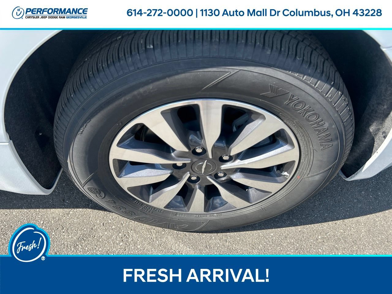 Used 2026 Chrysler Pacifica Select FWD image 11