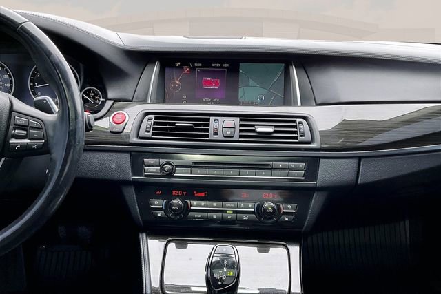 Used 2016 BMW 550i xDrive Sedan image 8