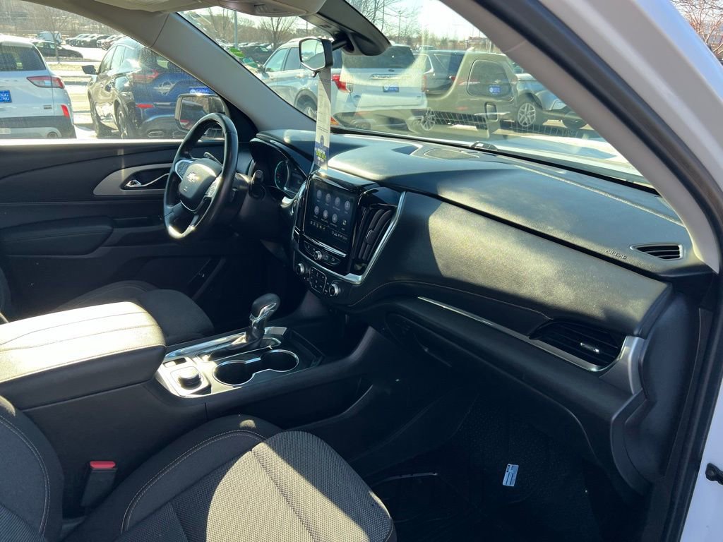Used 2021 Chevrolet Traverse LT w/ LPO, Blackout Package image 29