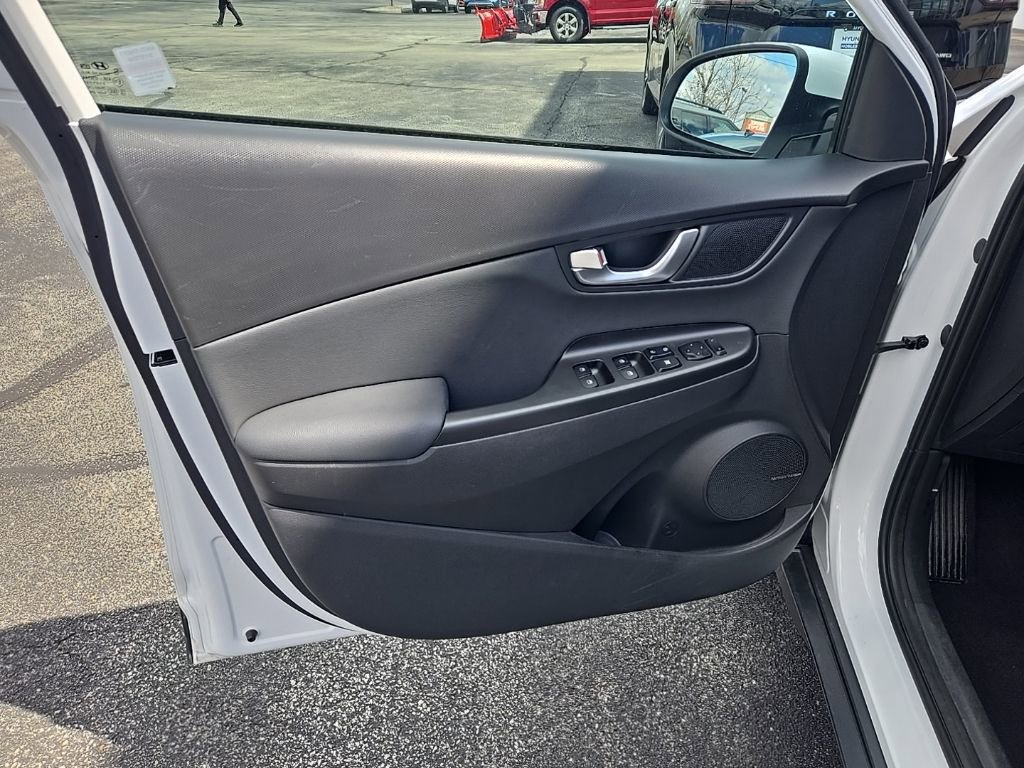 Used 2023 Hyundai Kona Limited w/ Cargo Package AWD/4WD image 24