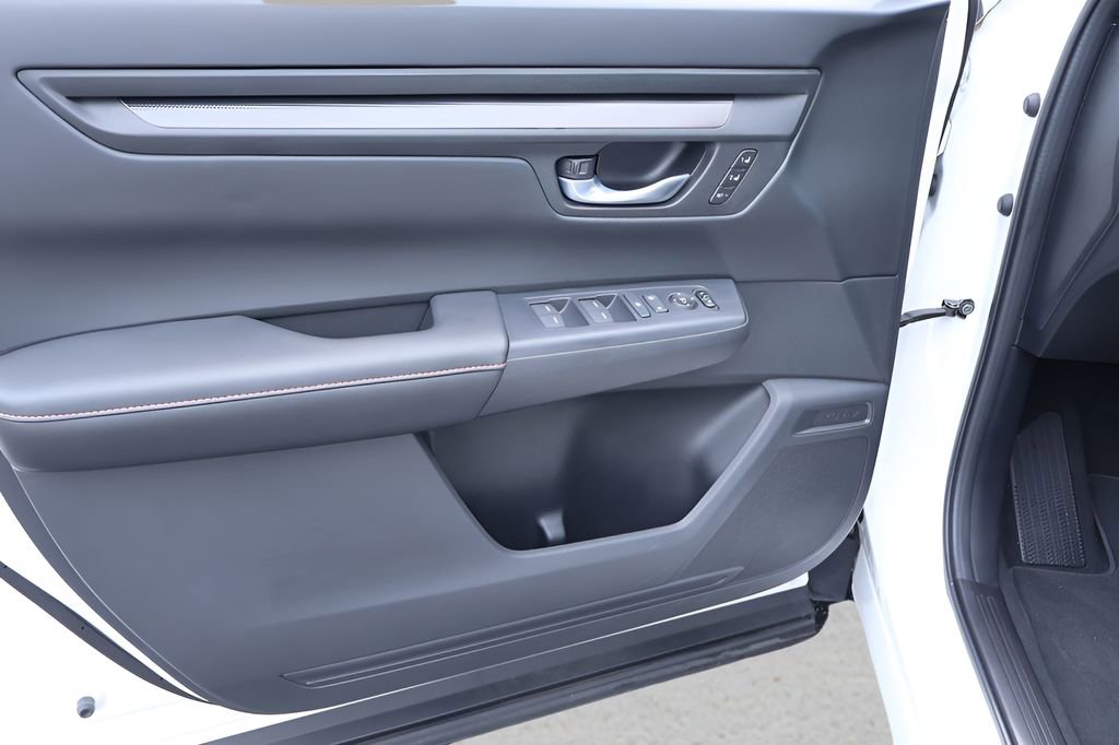 Used 2025 Honda CR-V Sport-L image 9