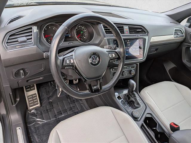 Used 2020 Volkswagen Tiguan SE R-Line image 10
