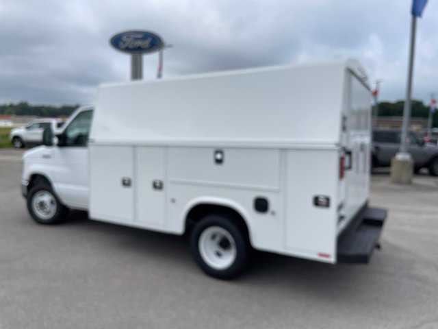 New 2027 Ford E-350 and Econoline 350 Super Duty w/ Power Equipment Group RWD image 9