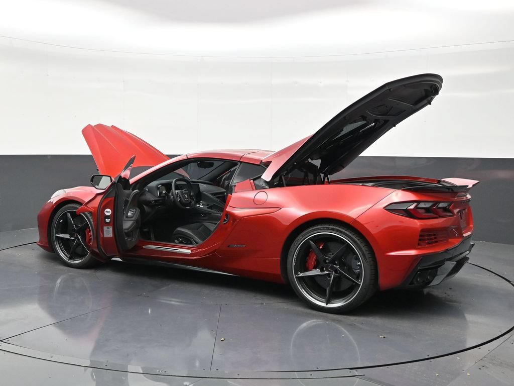 Used 2025 Chevrolet Corvette E-Ray w/ Stealth Interior Trim Package AWD/4WD image 32