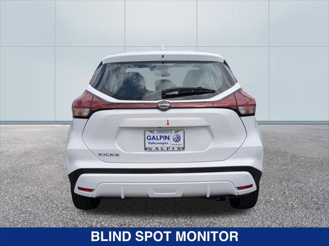Used 2023 Nissan Kicks S FWD image 4