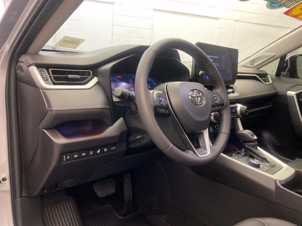 Used 2025 Toyota RAV4 Limited w/ Advanced Technology Package AWD/4WD image 19