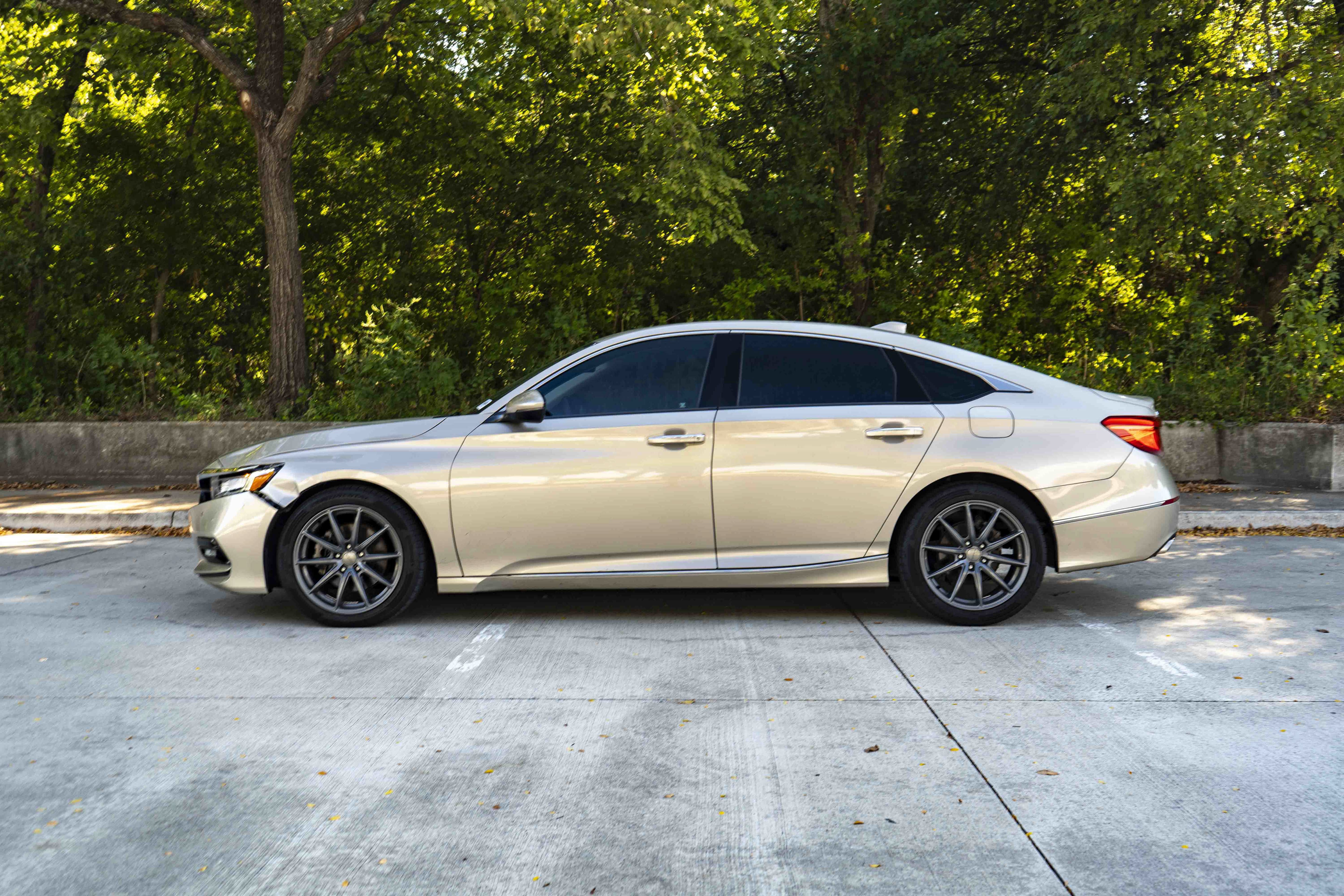 Used 2020 Honda Accord Touring image 6