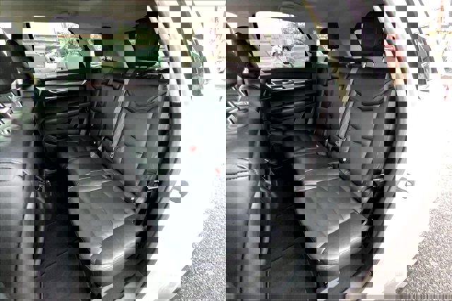 Used 2018 Cadillac XT5 Luxury w/ Driver Awareness Package image 26