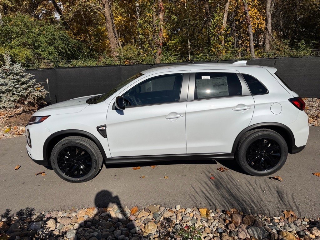 New 2025 Mitsubishi Outlander Sport LE AWD/4WD image 2