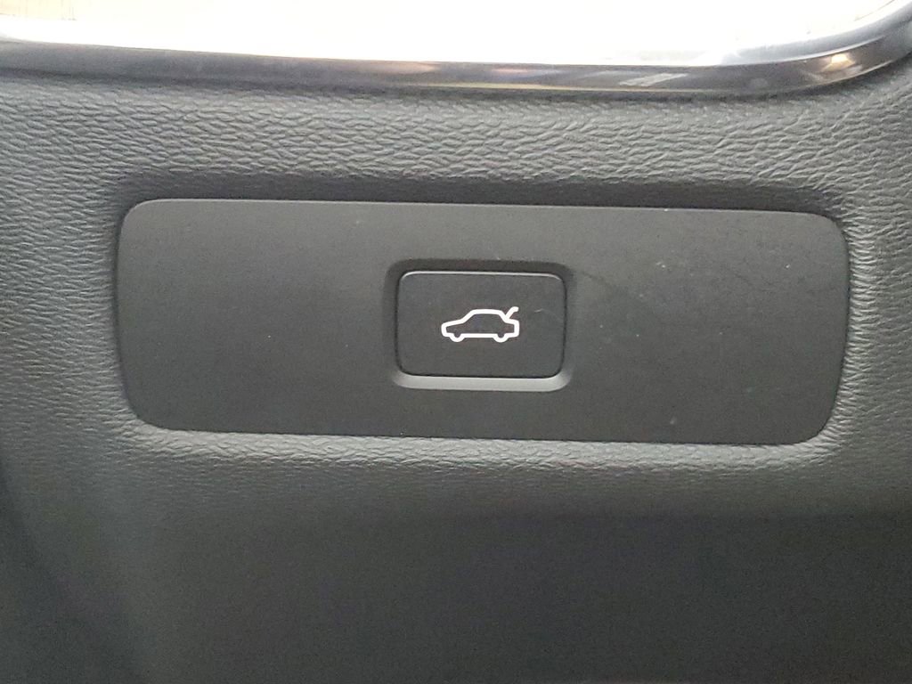 Used 2026 Volvo XC60 B5 Ultra w/ Protection Package Premier image 35