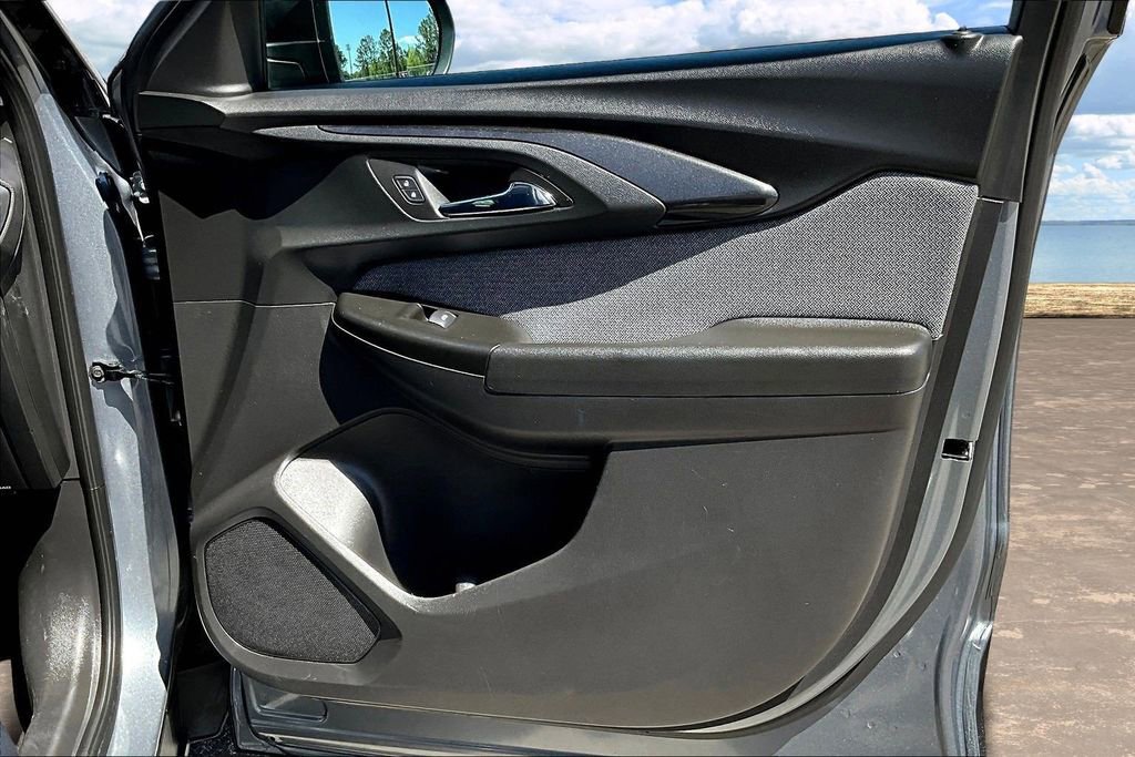 Used 2022 Chevrolet TrailBlazer LS image 30