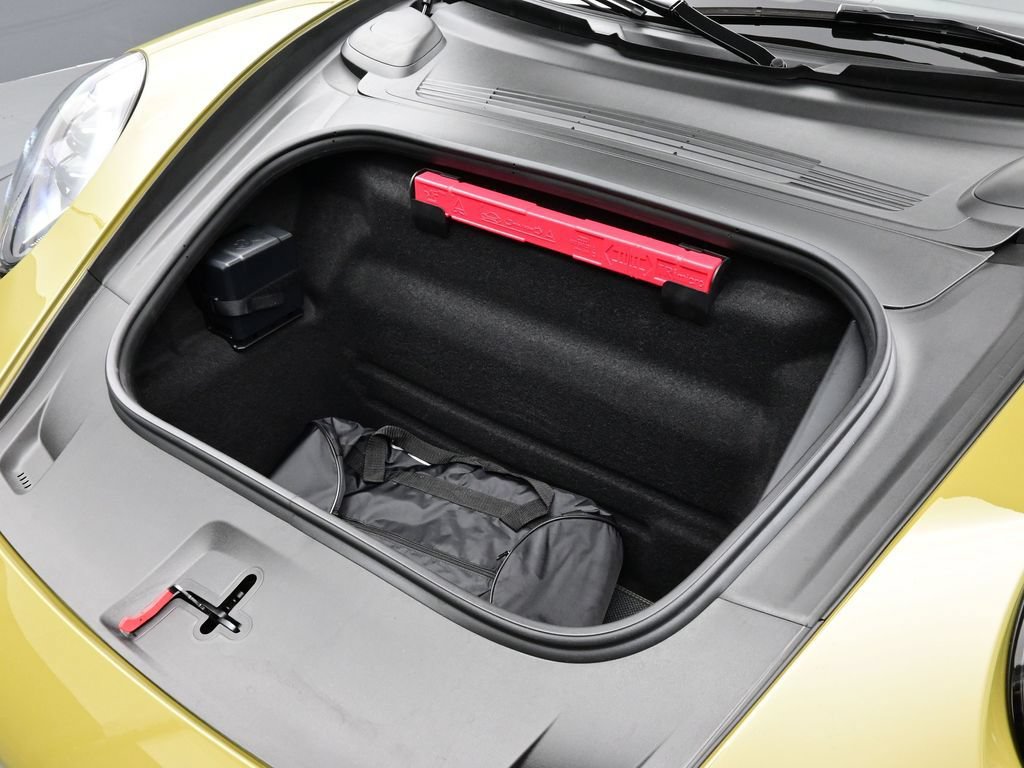 Certified 2026 Porsche 911 Carrera GTS RWD image 17