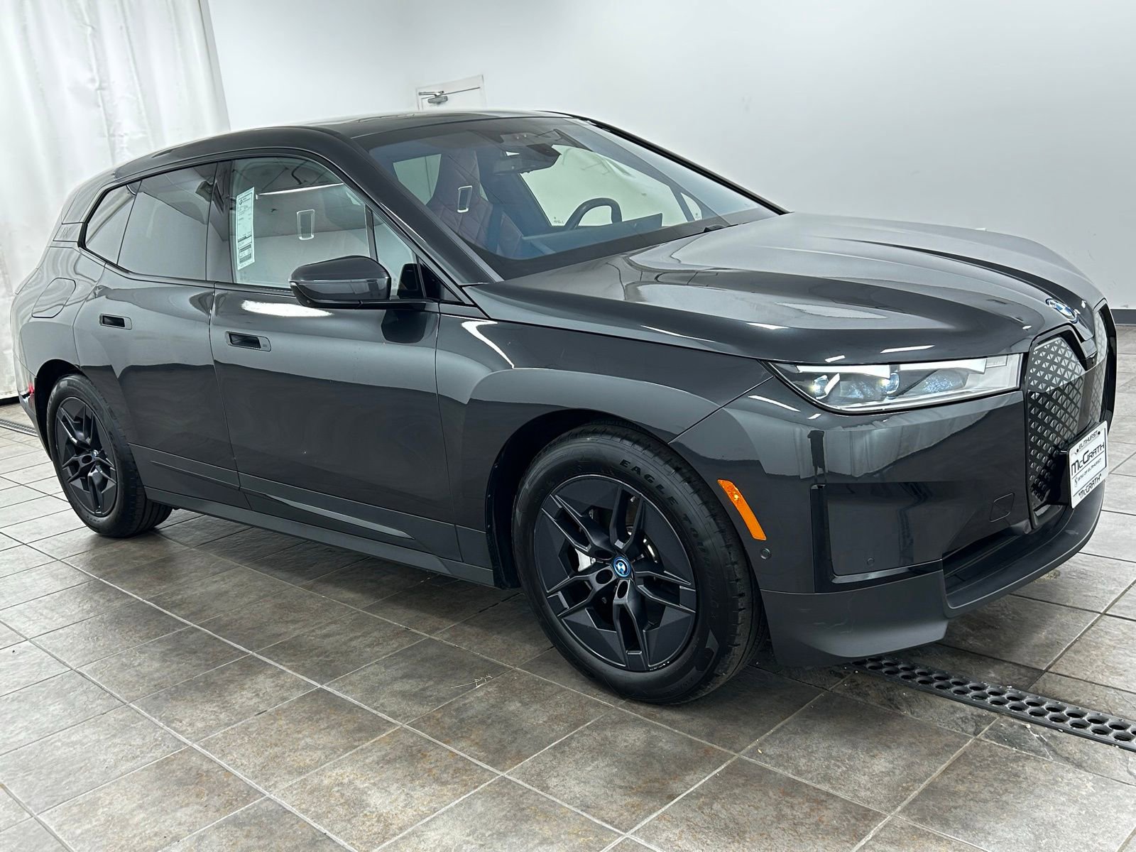 Used 2023 BMW iX xDrive50 w/ Premium Package AWD/4WD image 6