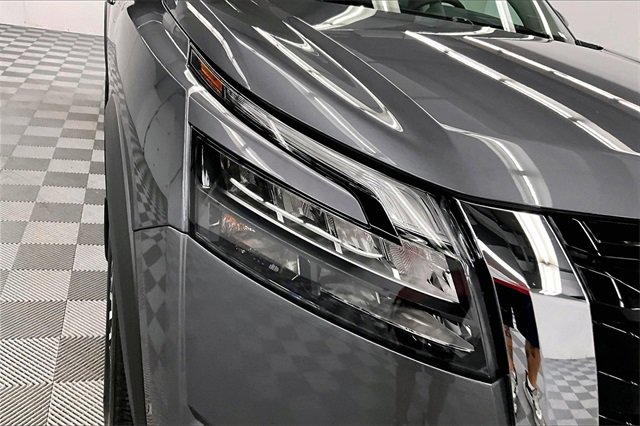 New 2025 Nissan Pathfinder Platinum w/ Cargo Package image 13