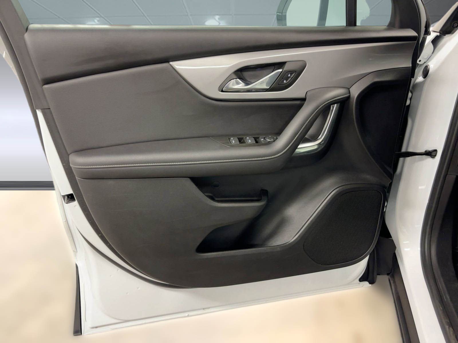 Certified 2025 Chevrolet Blazer LT image 11