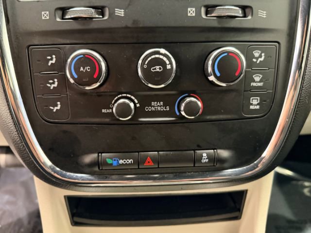 Used 2017 Dodge Grand Caravan SXT image 26