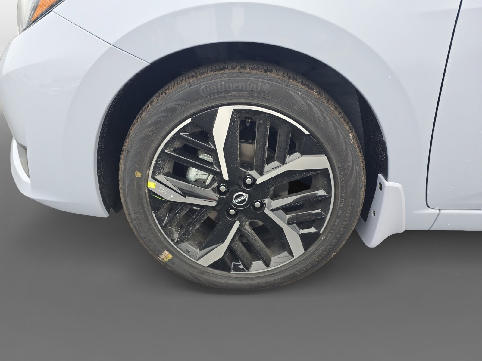 New 2025 Nissan Versa SR w/ Trunk Package image 9