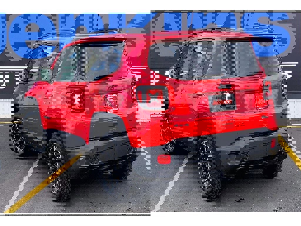 Used 2023 Jeep Renegade Latitude image 12
