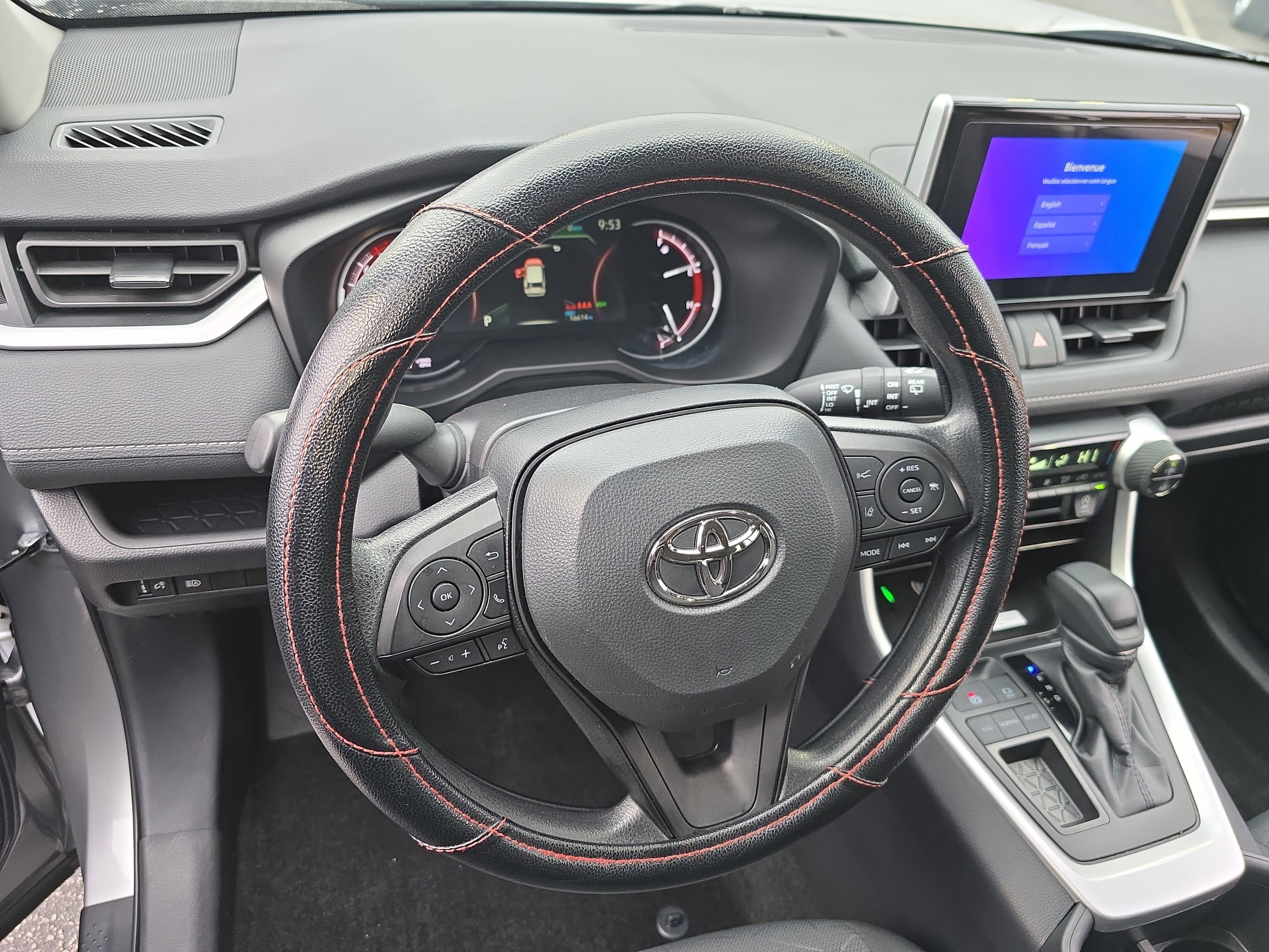 Used 2025 Toyota RAV4 XLE image 17