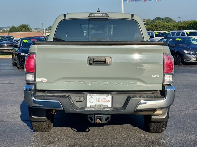 Used 2022 Toyota Tacoma TRD Off-Road AWD/4WD image 4