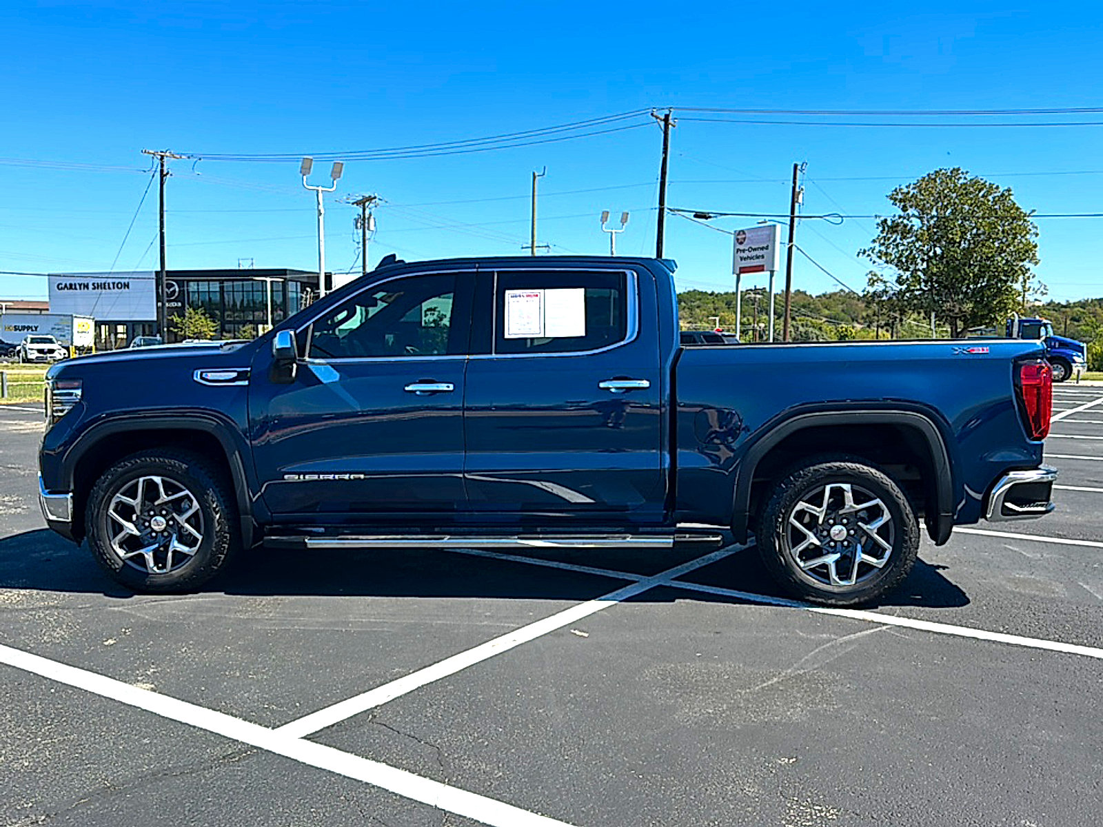 Used 2023 GMC Sierra 1500 SLT AWD/4WD image 5
