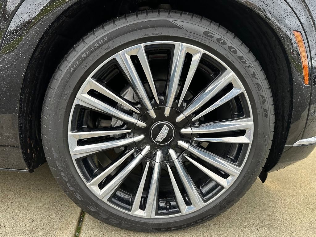 Used 2026 Cadillac Vistiq Premium Luxury image 9