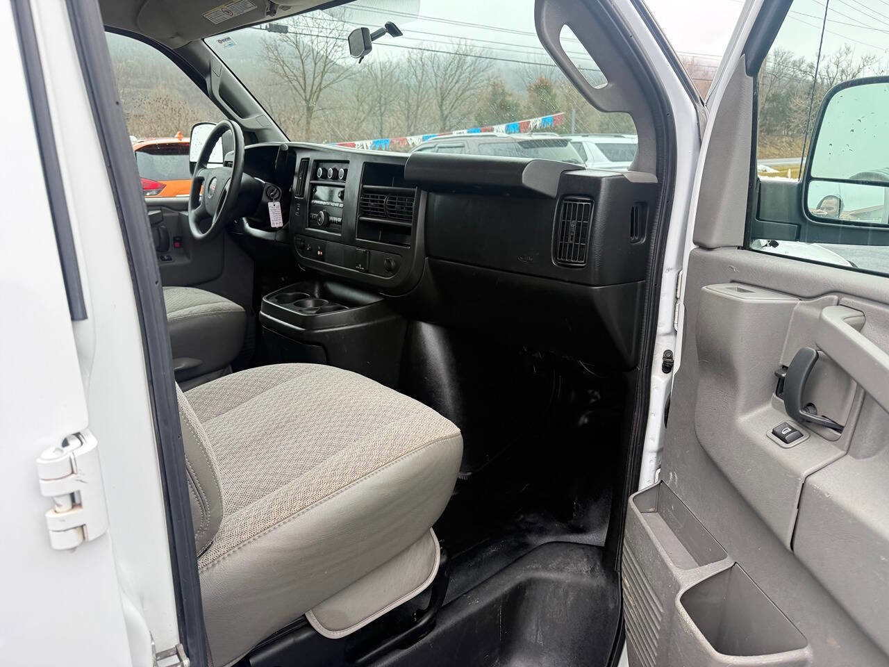 Used 2017 GMC Savana 2500 RWD image 8