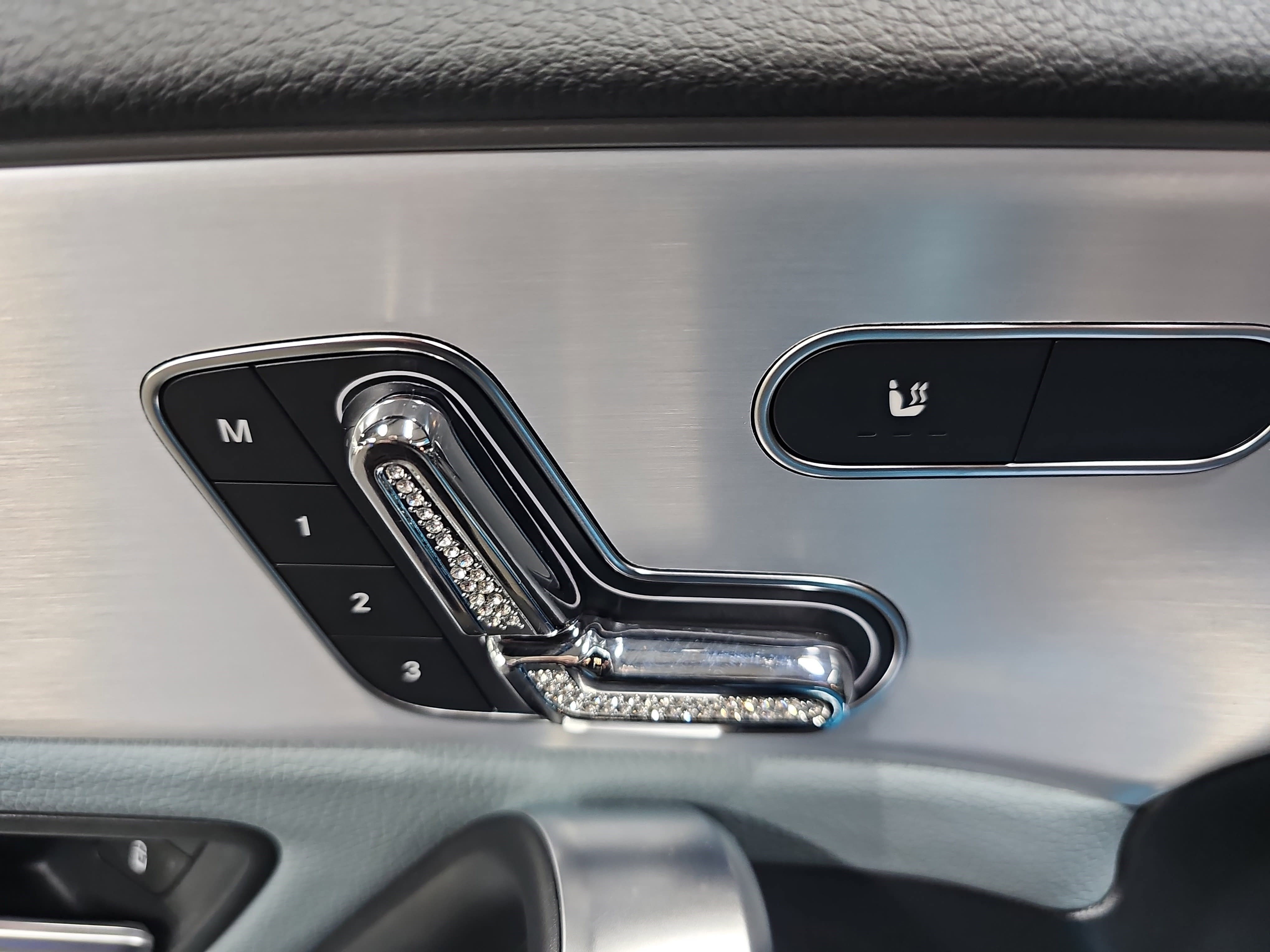 Used 2025 Mercedes-Benz CLA 35 AMG 4MATIC image 32