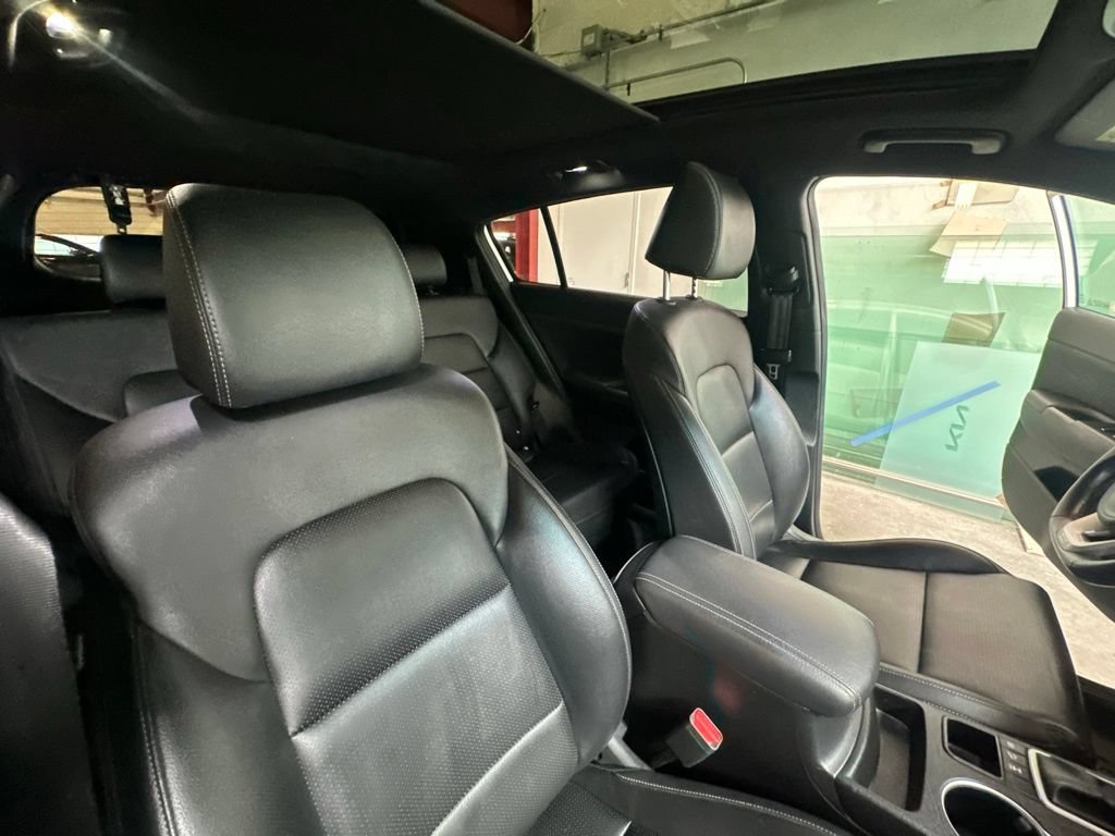 Used 2022 Kia Sportage Nightfall Edition AWD/4WD image 35
