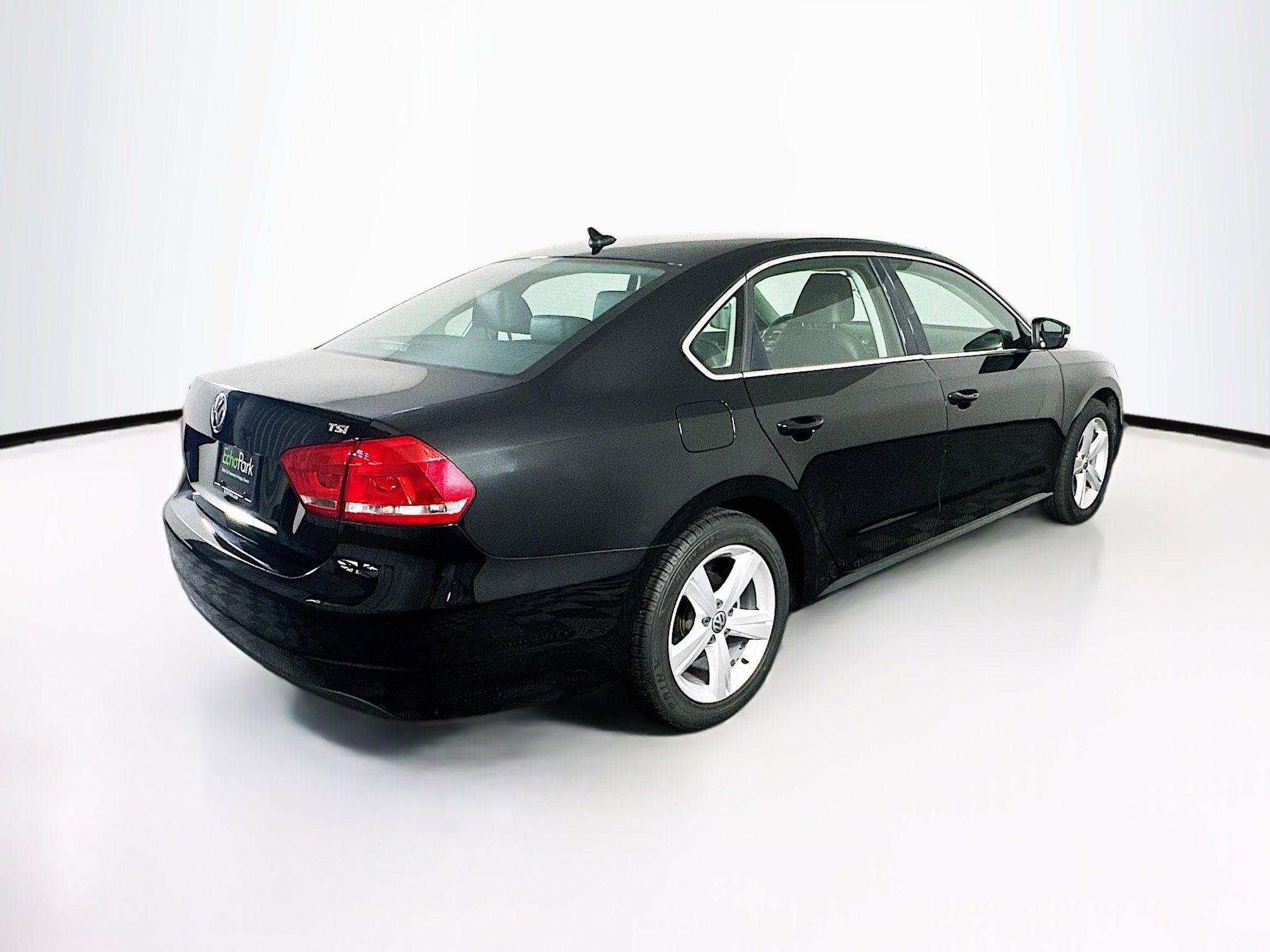 Used 2015 Volkswagen Passat 1.8T Limited Edition FWD image 9