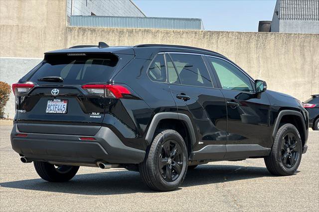 Certified 2022 Toyota RAV4 XLE AWD/4WD image 2