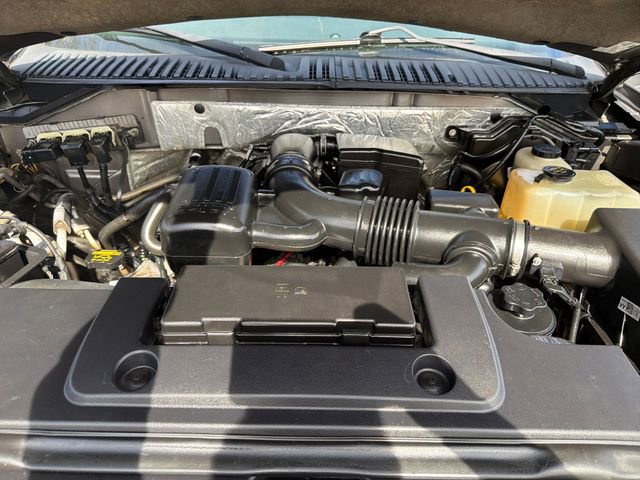 Used 2013 Ford Expedition Limited image 27