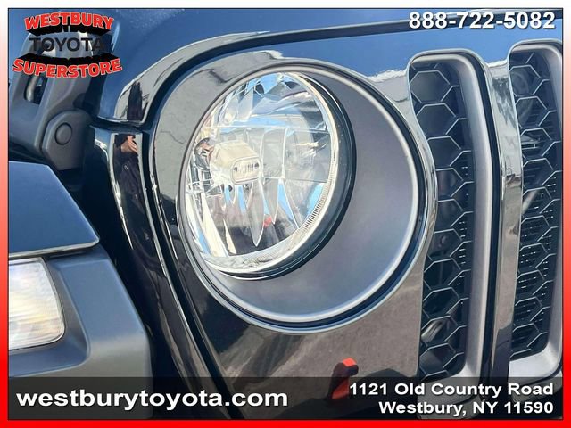 Used 2021 Jeep Gladiator Mojave w/ Cold Weather Group image 9