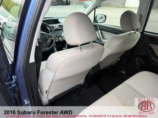 Used 2016 Subaru Forester 2.5i Premium w/ All-Weather Package AWD/4WD image 10