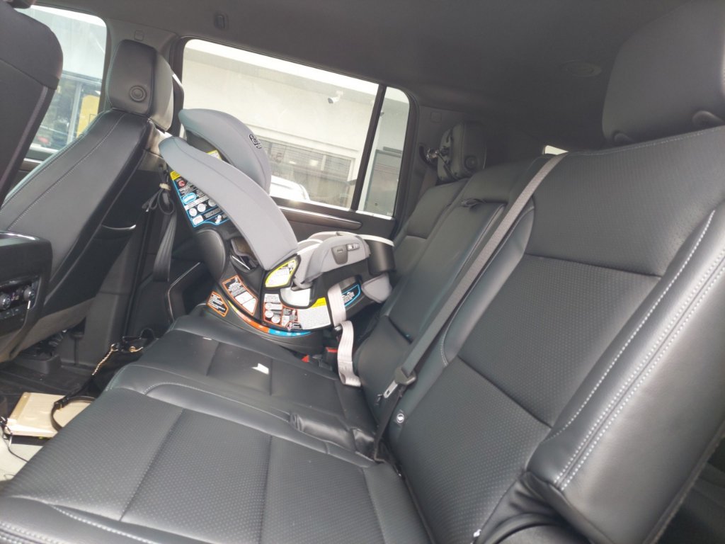 Used 2026 Chevrolet Suburban LS RWD image 11