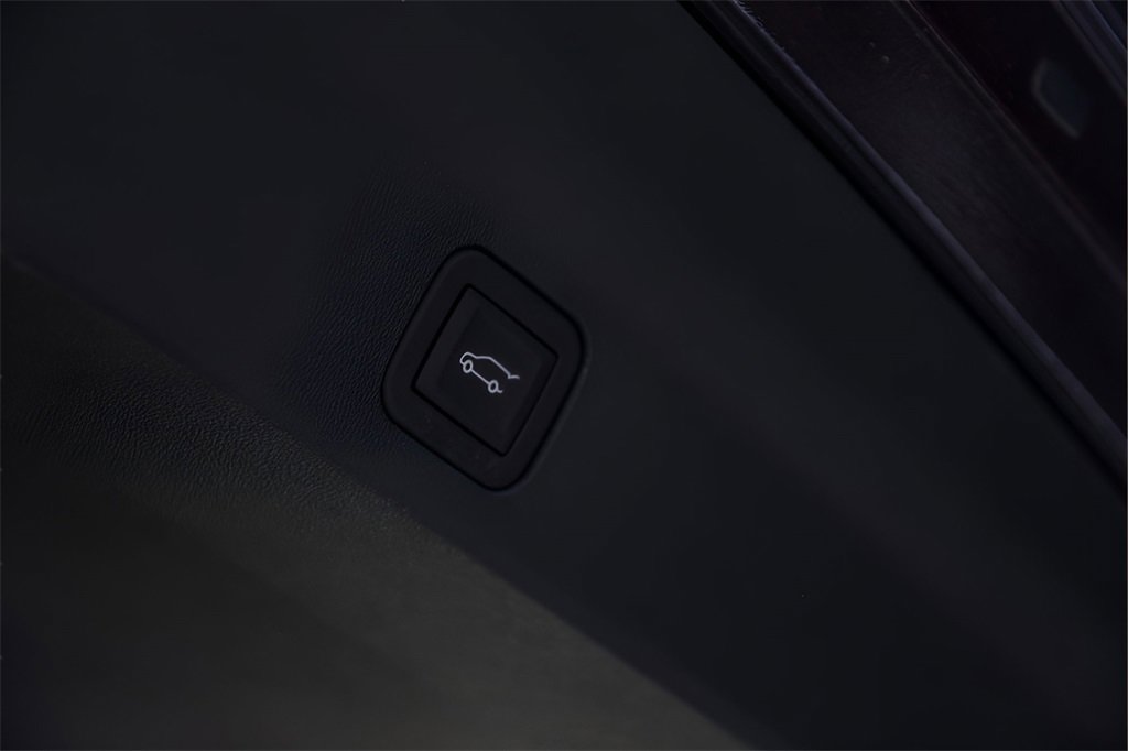 New 2025 Cadillac Escalade IQ Sport 2 w/ LPO, ONYX Package image 5