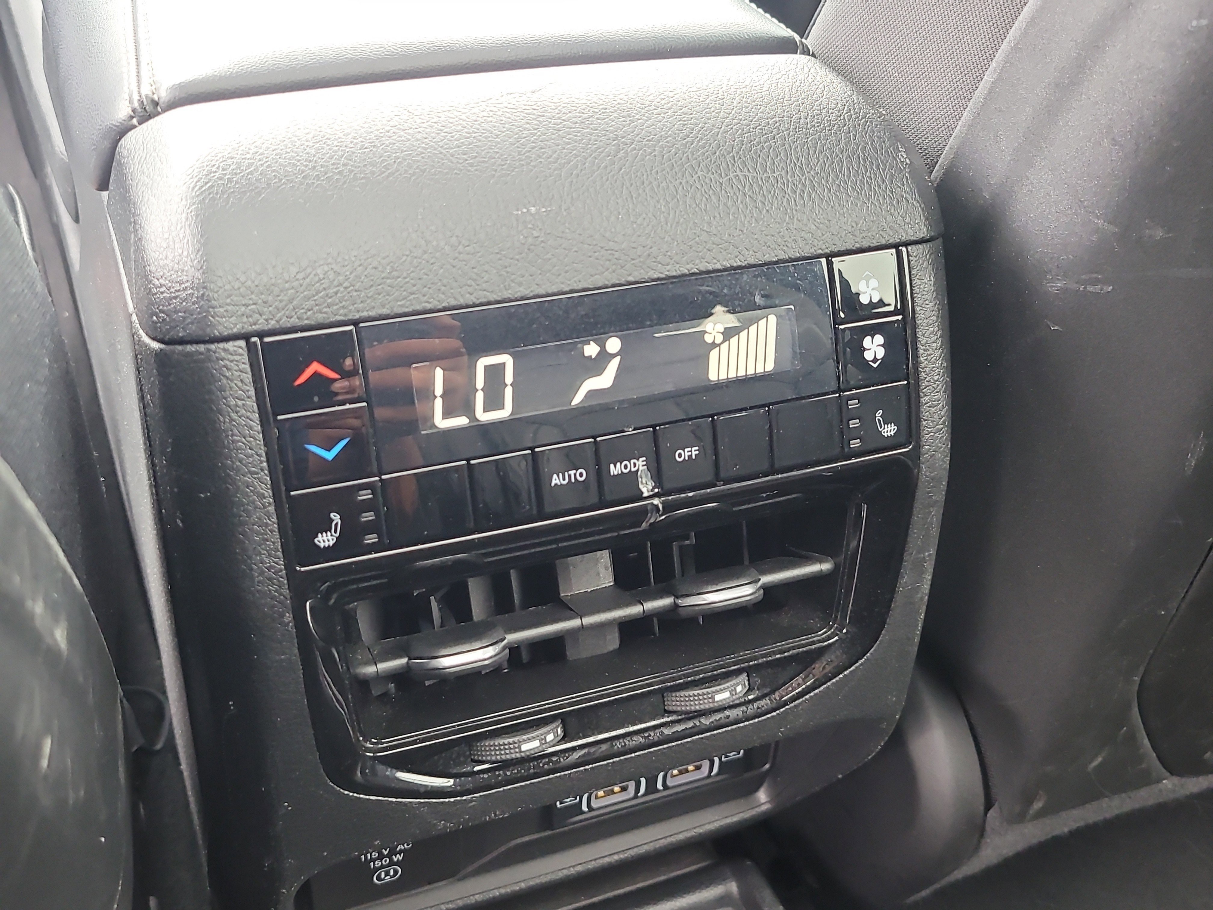 Used 2023 Jeep Grand Cherokee L Limited w/ Black Appearance Package RWD image 14